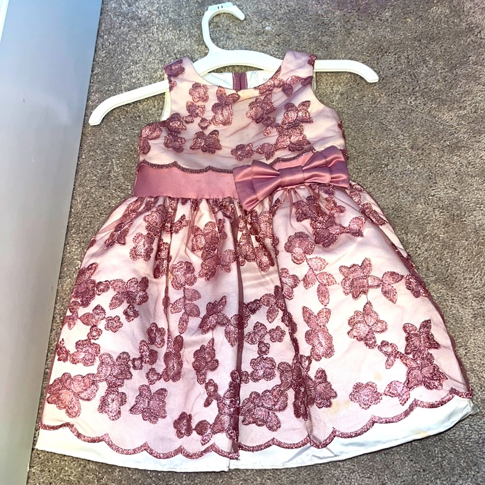 Girls size 3 special occasion dress. Worn once. Non smoking no pets.